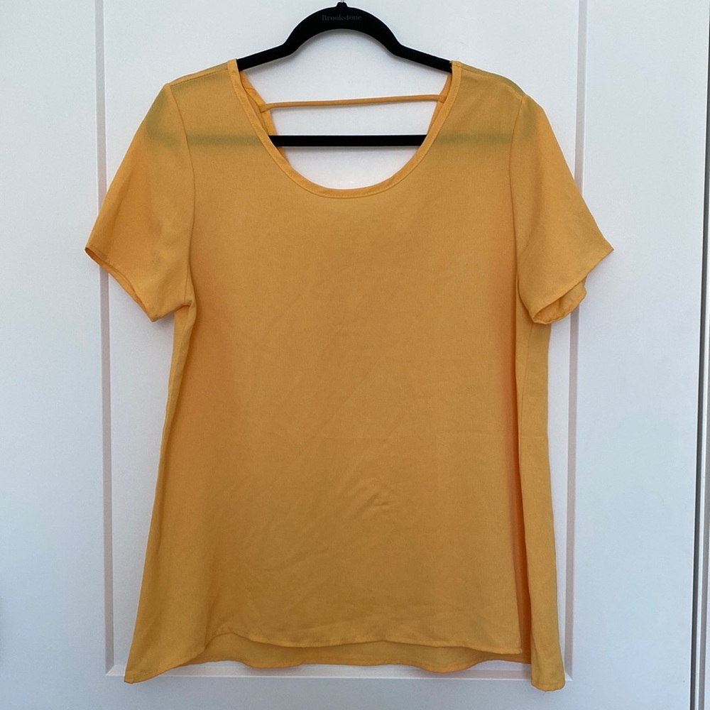 Peach Love California Yellow Short Sleeve Lightweight Top